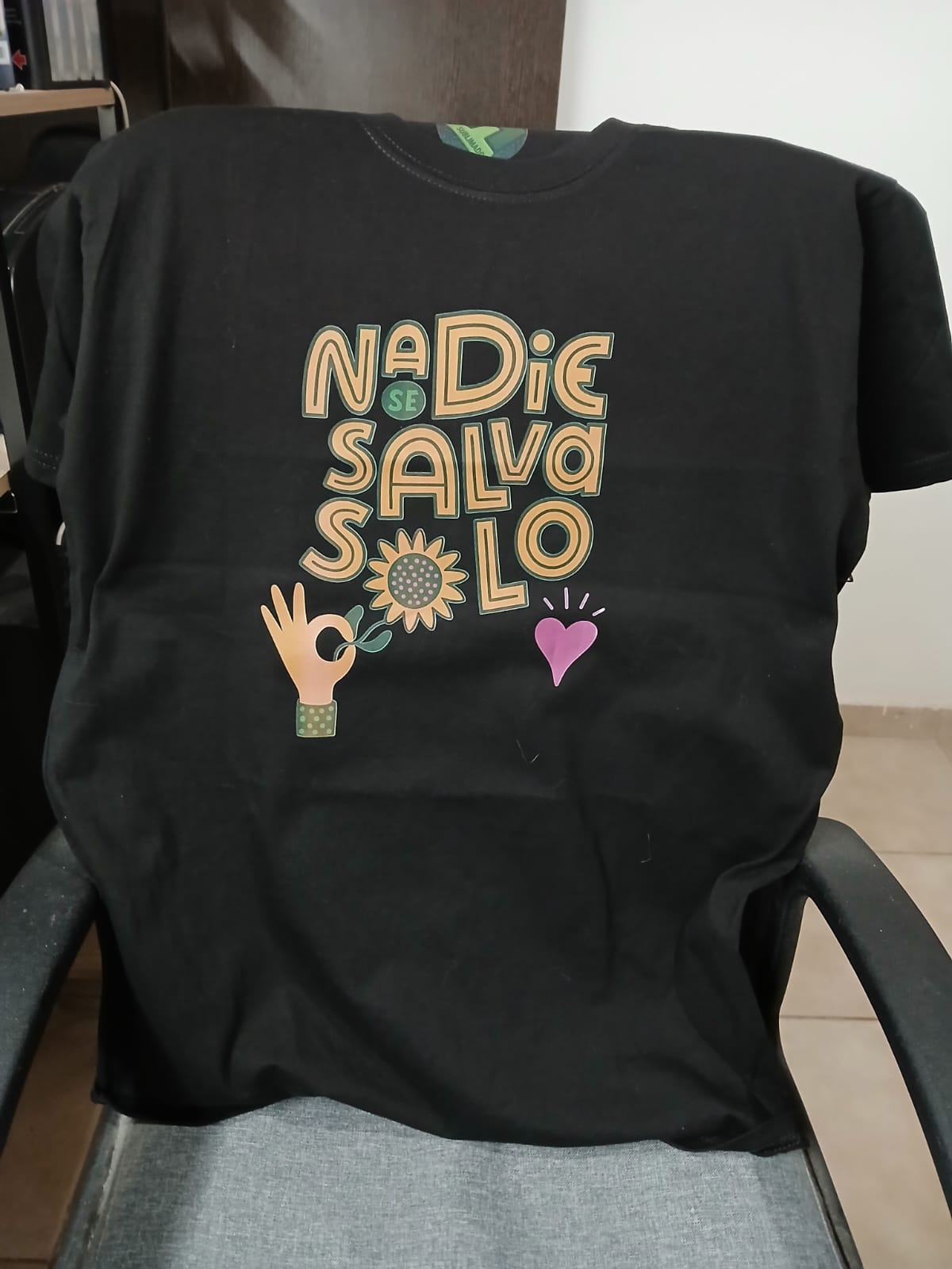 Remera Nadie se salva